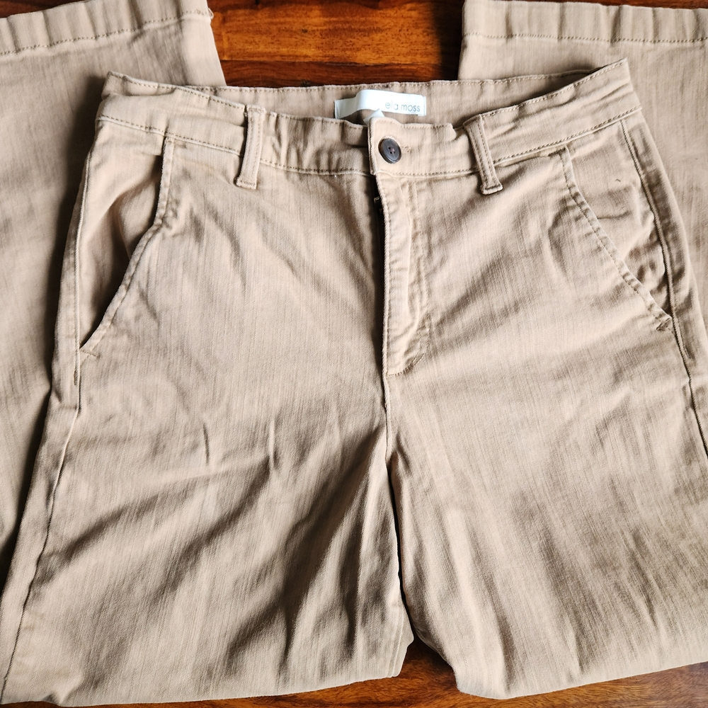 'Tan Pants Woman